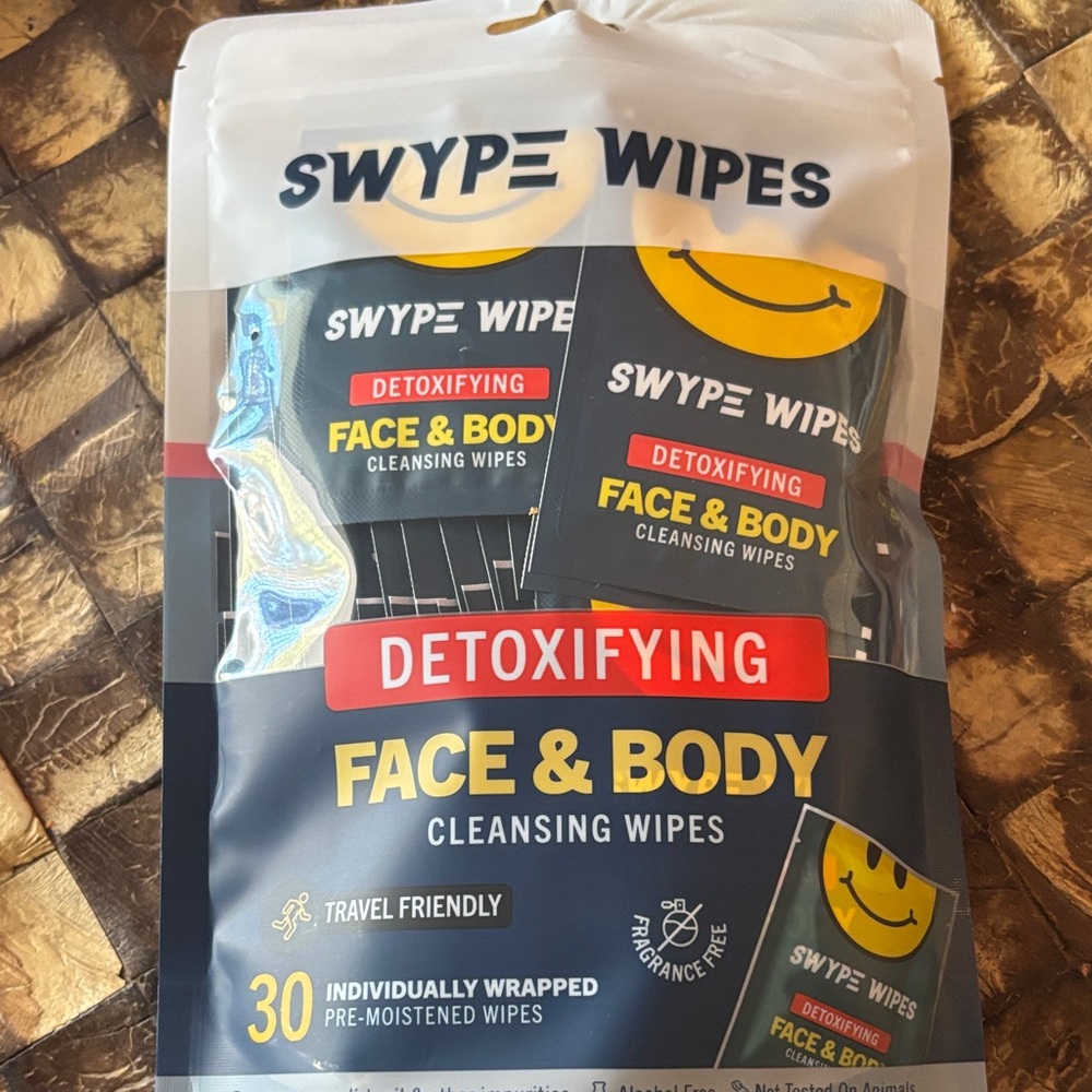 Detoxifying Face & Body Cleansing Wipes - 30 Pack